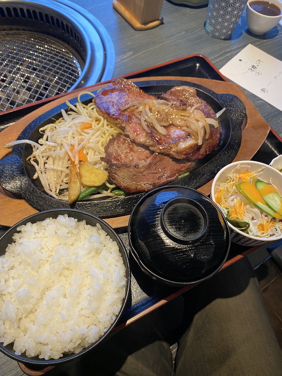 すき焼き定食（不定期メニュー）と悩んだけどコレにした🤣