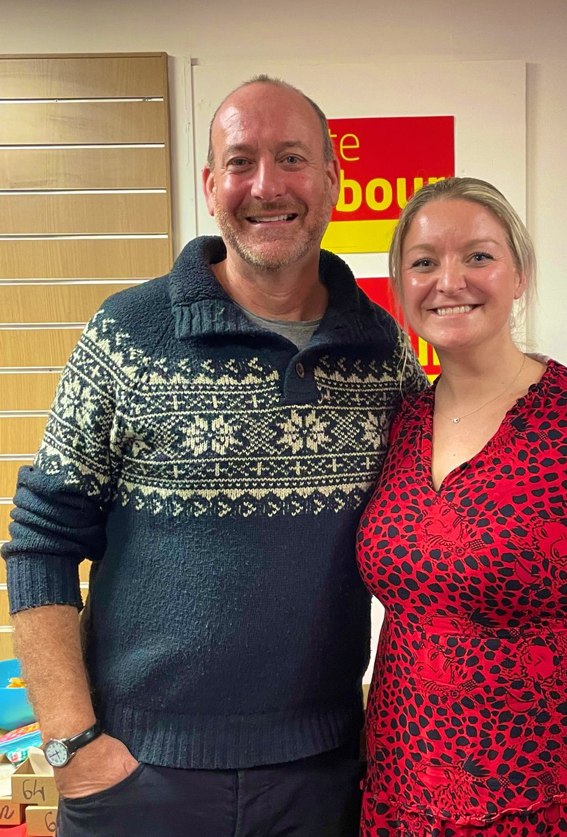 Lovely evening at the lovely new local @CRHLabour HQ! I’m so grateful for his support with the campaign. No child should face barriers to communication. Free Sign Language courses should be provided for parents of deaf children. #hearingloss #deaf #hearingaids #BSL #SignLanguage