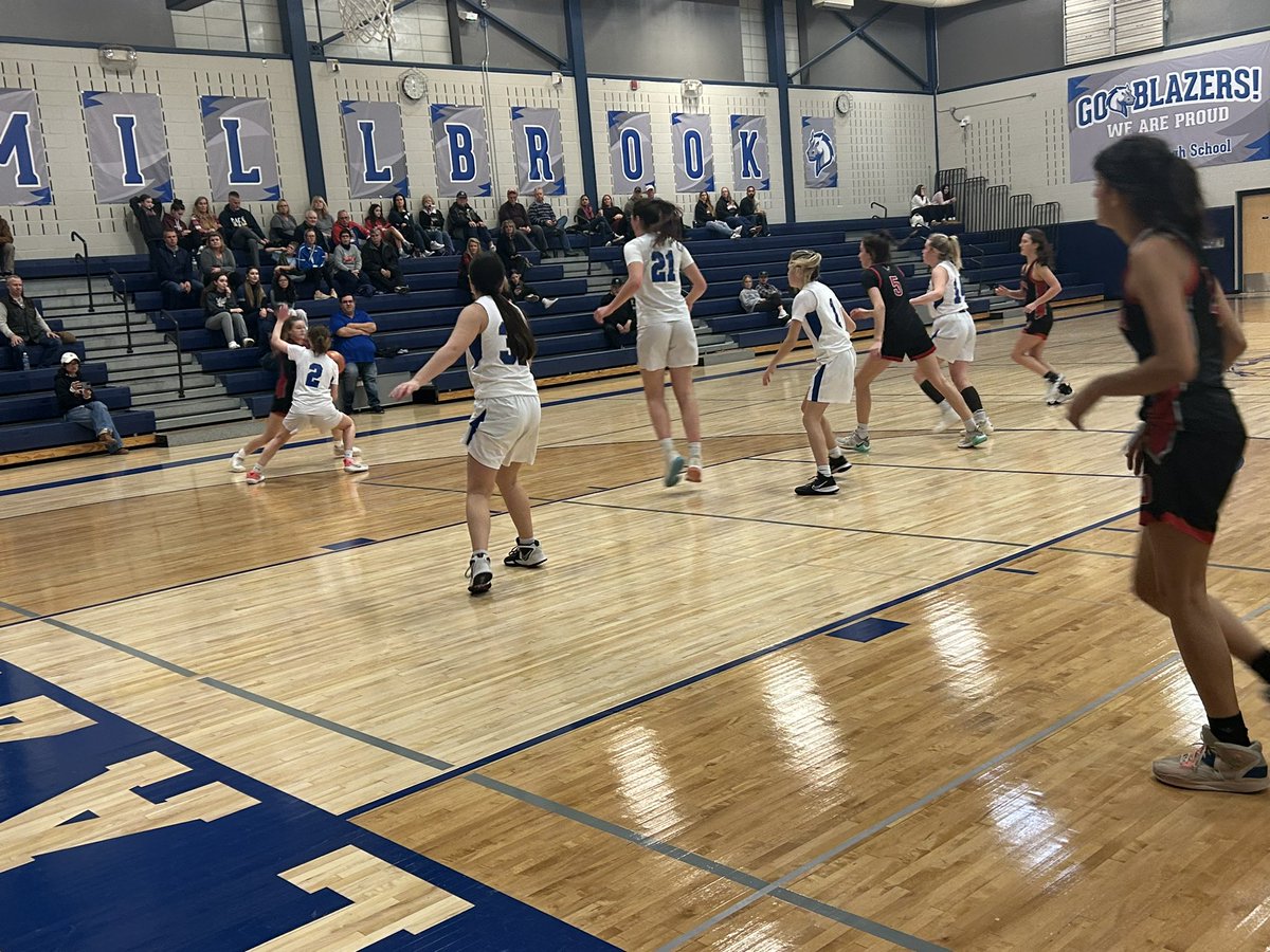 End 3Q:
<a href="/Athletics_MCSD/">Millbrook Blazers Athletics</a> 34,
<a href="/OnteoraAD/">Onteora Athletics</a> 23

<a href="/BlazerGBball/">Millbrook Basketball</a> 
<a href="/PJSports/">Poughkeepsie Journal Sports</a> 
<a href="/KOT845_/">KOT845</a> 
<a href="/KOT845_/">KOT845</a> 
<a href="/NYSTakeover/">Empire State Takeover</a>