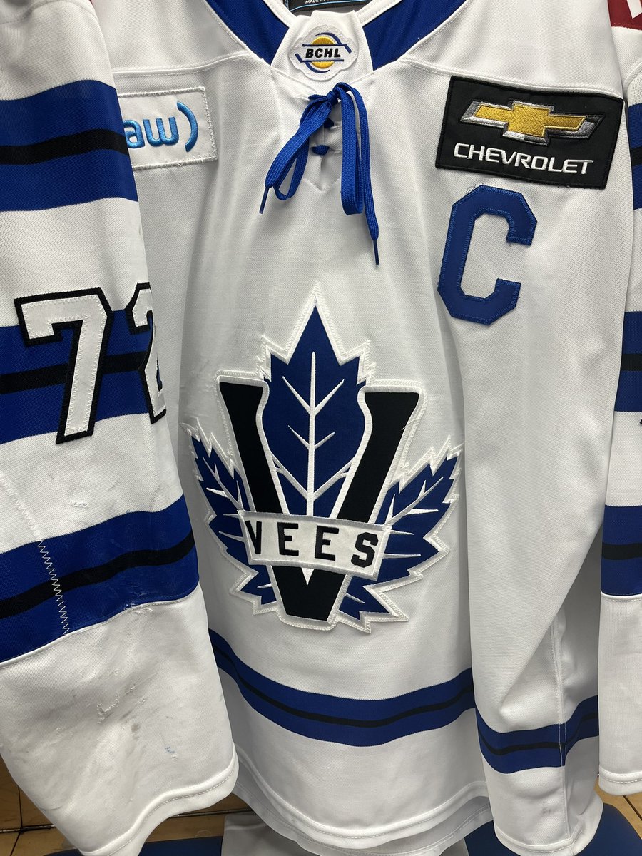 PentictonVees tweet picture