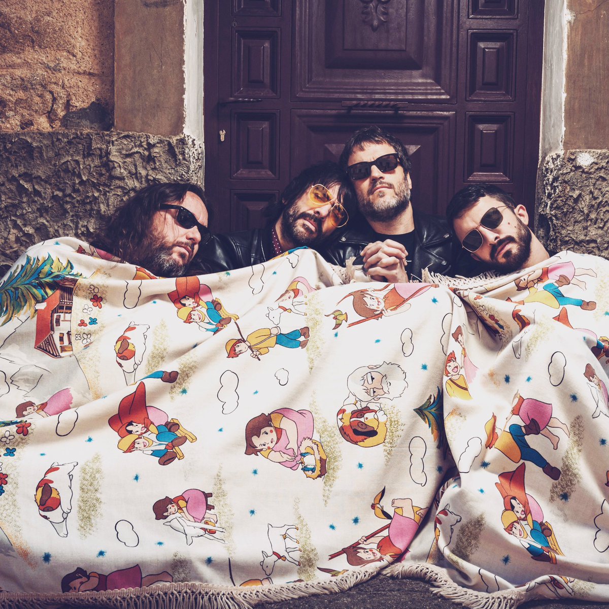 Muy, muy felices de poder anunciar que estamos en el cartel de <a href="/Inverfest/">Inverfest</a> 2024! El 13 de Enero 2024 os peinaremos con amor en la <a href="/SalaElSol/">Sala El Sol</a> 

¿Vas venir? ¡Vamos tocar!

inverfest.com/events/cielo-s…