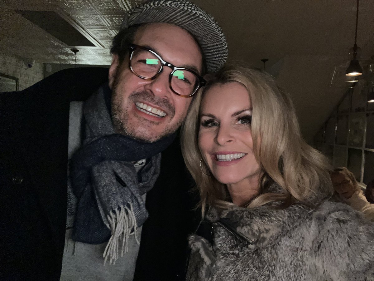 adrienneelrod's tweet image. Spotted in London. Lucky me 🙌#GetExcited. @marcadelman