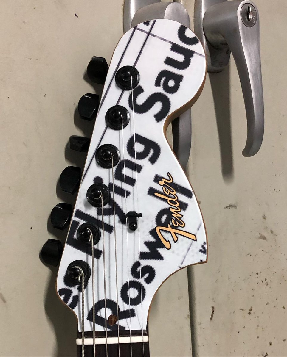 Brian Thrasher brings us another custom Starcaster build for Tom DeLonge. Tag someone below who would love this one.