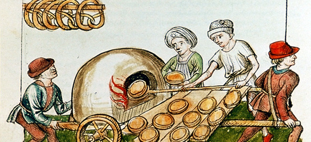 Anyone for a mince pie? Come to #ClitheroeCastle and collect a festive medieval recipe that's sure to tickle the taste buds.  Take home a selection of free festive medieval recipes to try. Be sure to let us know how you get on.  
lancashire.gov.uk/leisure-and-cu…