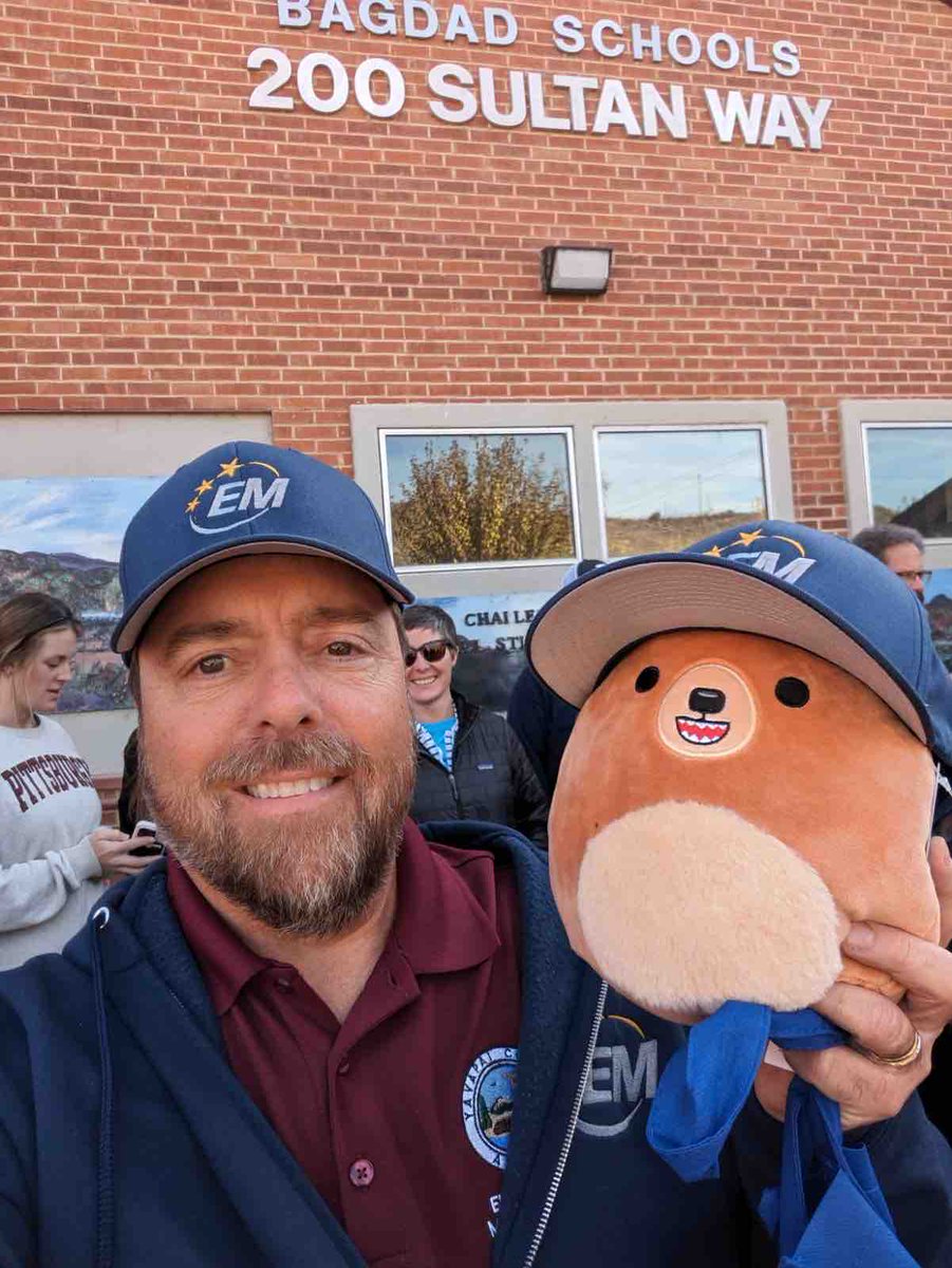 YavapaiOEM's tweet image. Today, the #AwareBear embarked on an exciting journey to Bagdad for a special training session with our Planner &amp;amp; YESA. It was a productive day for educators, administrators, and faculty members as they delved into the intricacies of the #IncidentCommandSystem.  #YavapaiCounty