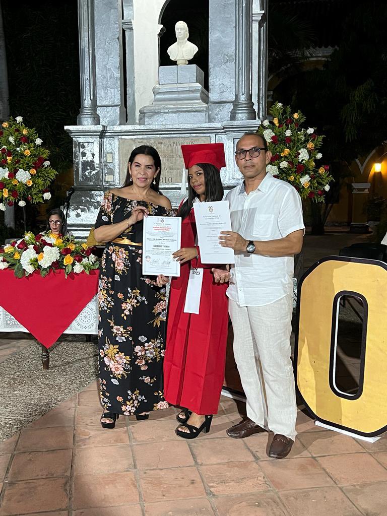 ylromeroSub's tweet photo. En Institución Educativa Pinillos #Mompox certificados 30 aprendices programa #ArticulacionConlaMedia #Ccys @SENAenBolivar  Bachilleres y Técnicos en Operación Turistica Local #DoblementeTitulados acompañamos, Instructor Aldo de León, Coordinadora @DuvisArrieta  y Subdirectora https://t.co/uESmIFAnOH