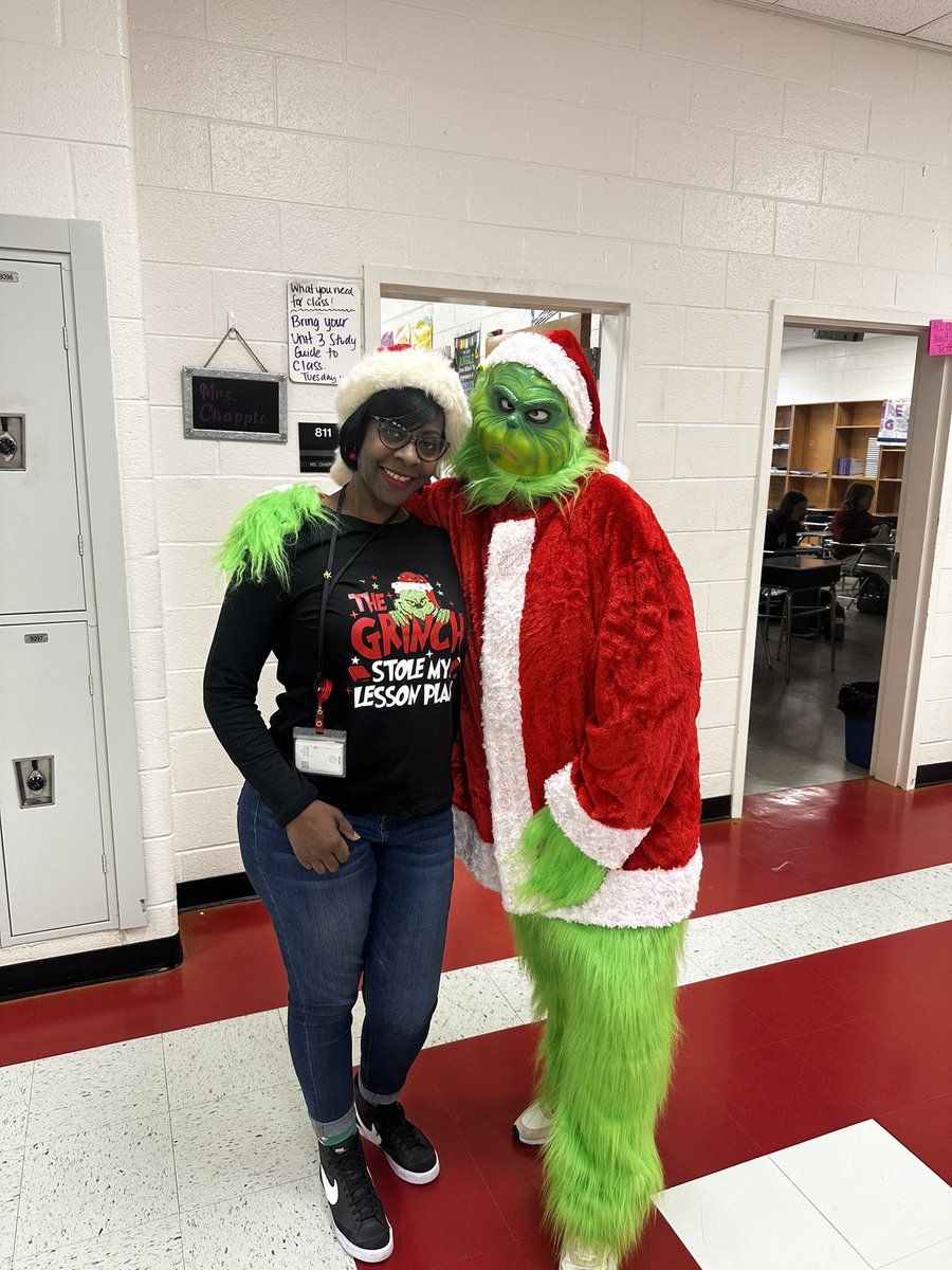 MrsTChapp's tweet photo. Grinch day @WMSHCS 🎄 https://t.co/i6yY03XWYi