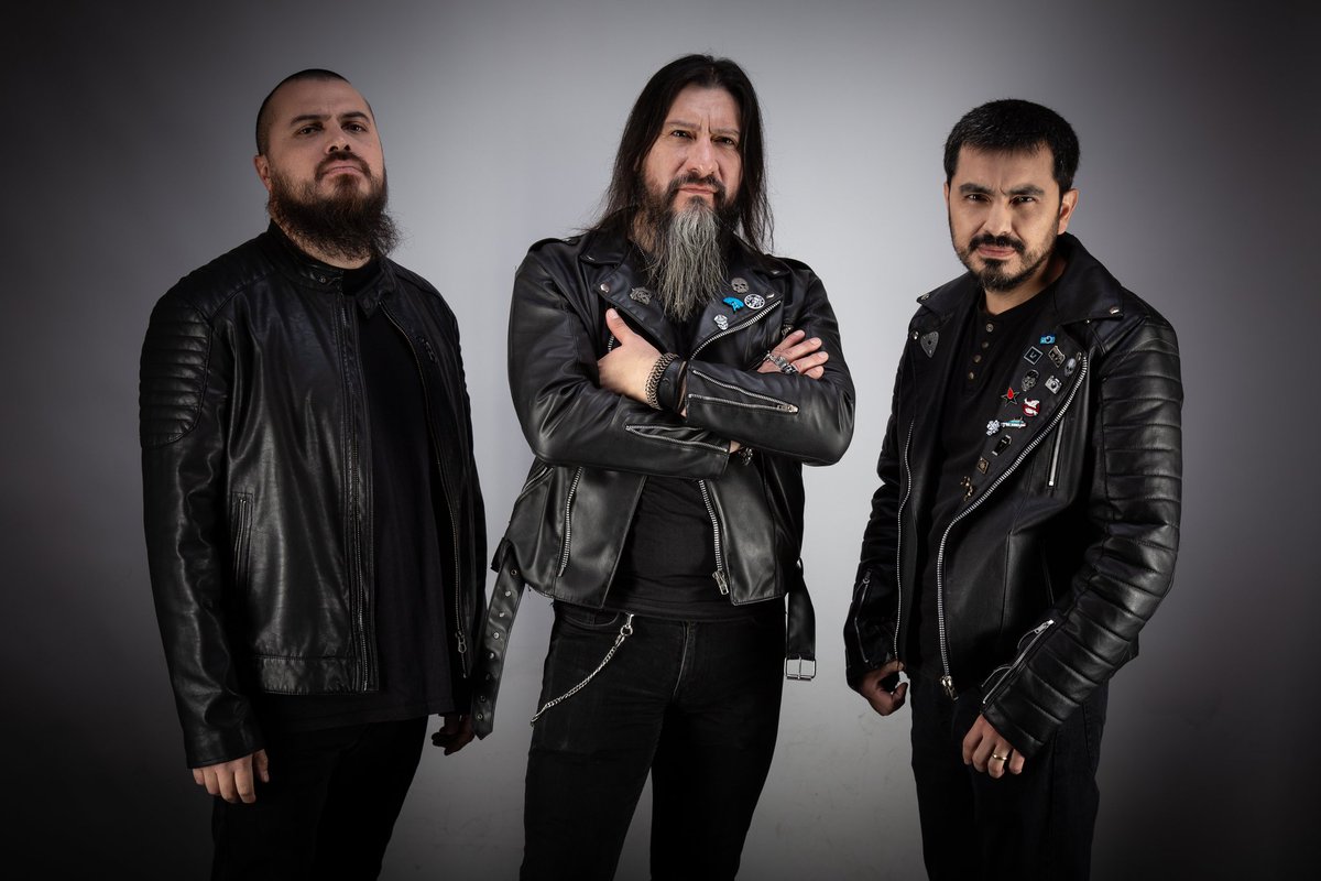 Dentro de poco, novedades de nuestro nuevo disco! Por ahora nos encerramos a finar detalles de todo lo que se viene. Este año ha sido bastante movido y 2024 se viene con TridentE para rato!!!

#tridente #metal #metalchileno #nuevodisco