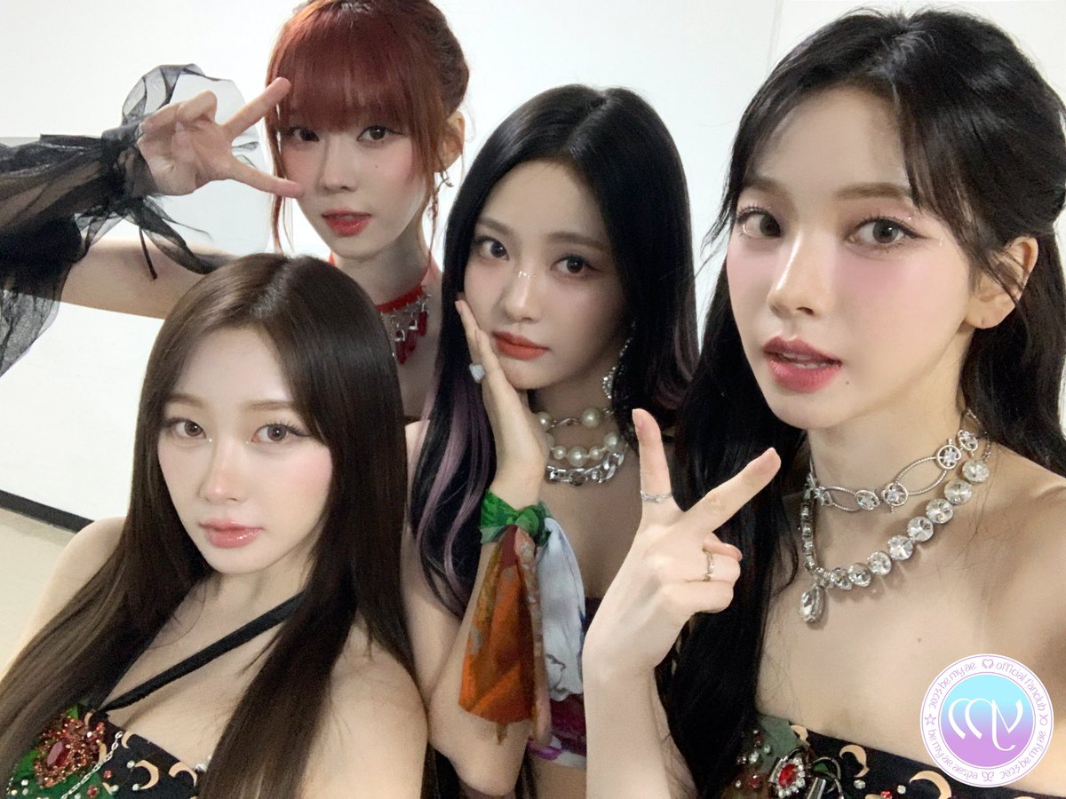 aespabbl's tweet photo. aespa weverse update https://t.co/1ZuLGeuPa1
