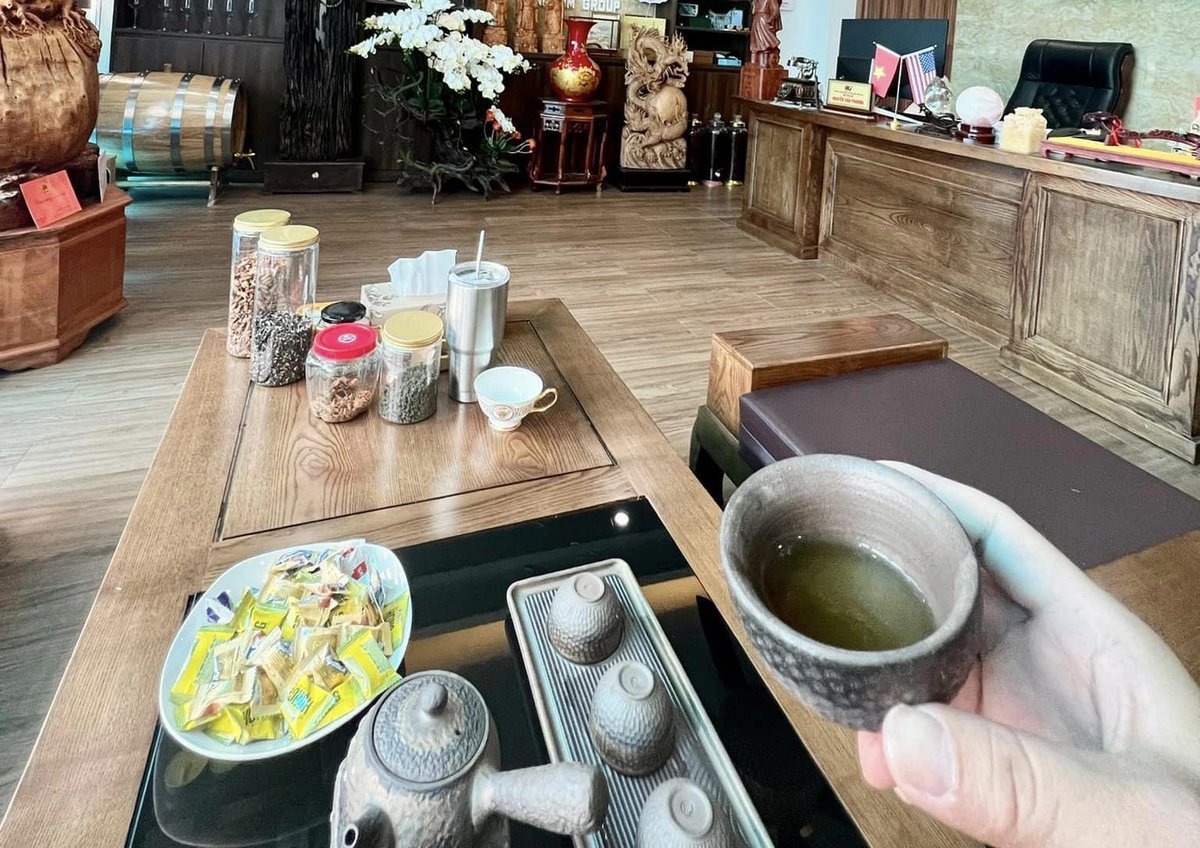 Cuối tuần chúc tất cả anh chị em trên X này bình yên, vui vẻ bên gia đình và người thân nhé 
Cả tuần chủ yếu là về câu chuyện pay, không pay của anh X này, nhiều ace cũng đã không còn dành thời gian nhiều cho X nữa, thôi thì hãy cứ dạo chơi trên X, coi nó như