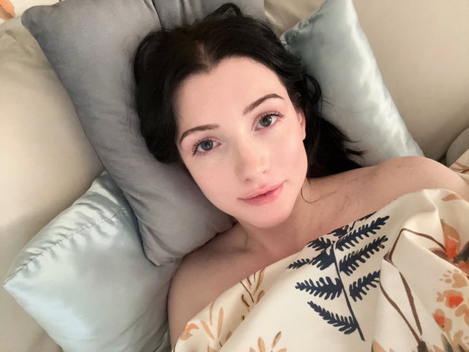 face/cake https://t.co/sI6s0PdA2Y