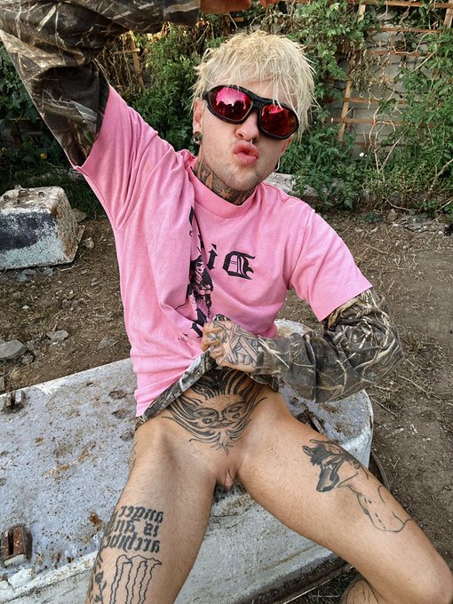 I’m a dirty boy ???? https://t.co/SAUuNj4Z0R