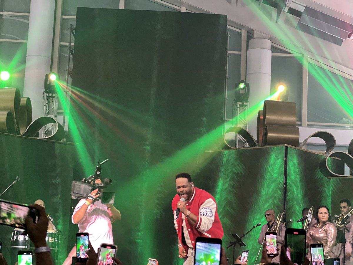 KeyDiazY's tweet photo. En la fiesta de @TelemicroHD disfrutando los artistas de este año. https://t.co/rzsAOM7ZCS