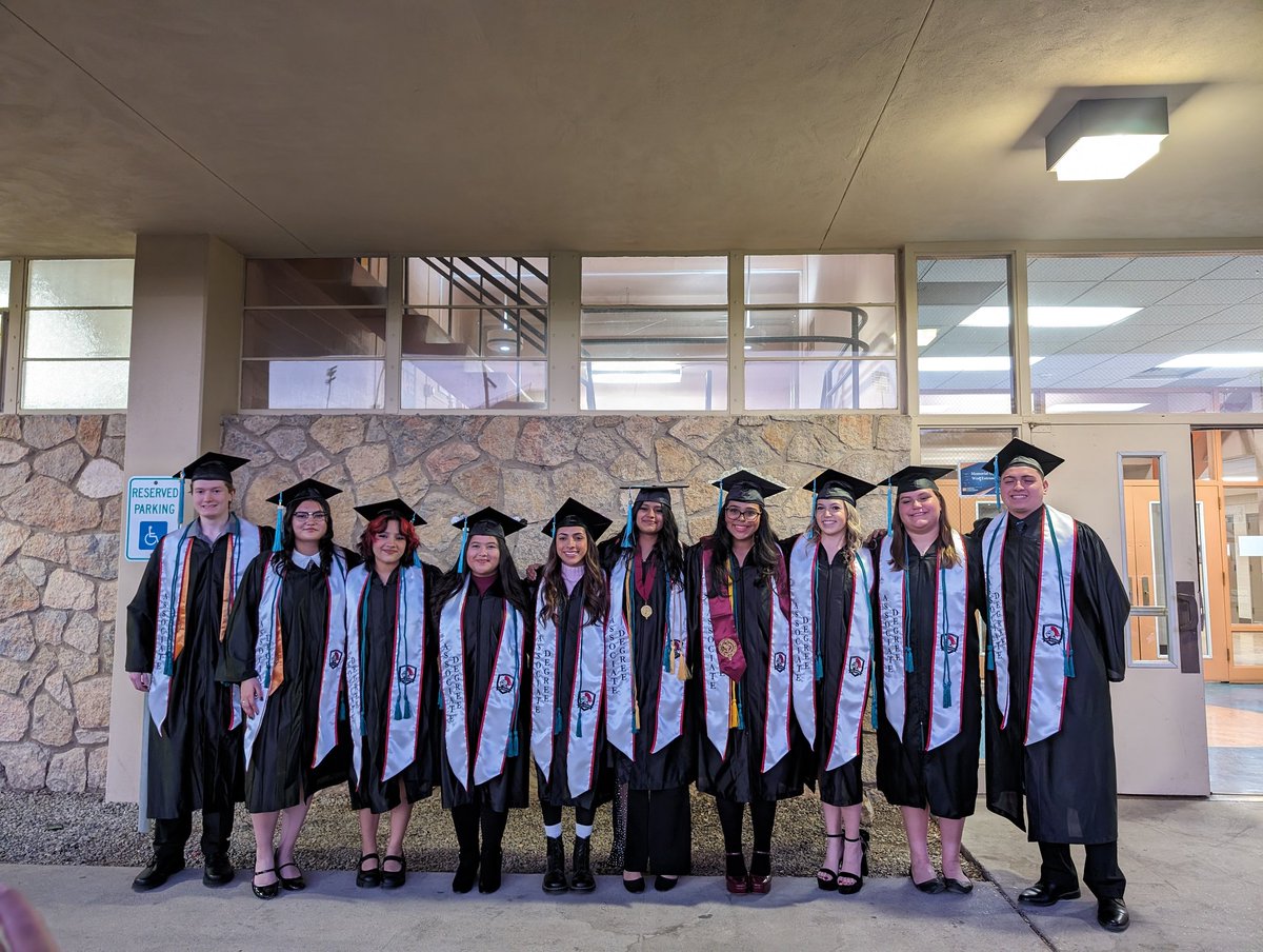 HHS_Counseling (@counseling1hhs) on Twitter photo Congratulations to these AMAZING students on earning their Associates Degree all while being in high school. Being athletes, sports trainers, dancers and well round young women and men. The Kingdom is proud of you all. ๐ฐโ๏ธ <a href="/fabyarras/">Fabiola Ruiz-Arras</a> <a href="/RCadena2001LTD/">Ruben Cadena</a> @HanksEC_Office Congratulations to these AMAZING students on earning their Associates Degree all while being in high school. Being athletes, sports trainers, dancers and well round young women and men. The Kingdom is proud of you all. ๐ฐโ๏ธ <a href="/fabyarras/">Fabiola Ruiz-Arras</a> <a href="/RCadena2001LTD/">Ruben Cadena</a> @HanksEC_Office
