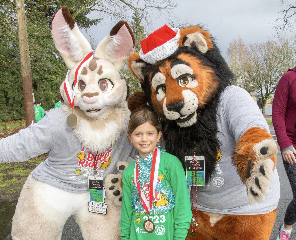kijani_lion's tweet photo. A few more for the late #FursuitFriday crowd, lookit all those smiles!

Girl w/tiger ears even gave us all hugs and said “I love your fursuits!”🥰🥰🥰

It had been forever since I last suited at a big charity event (I usually handle/manage the crew) &amp; it’s such a great feeling ❤️ https://t.co/7hd9mDcCm6