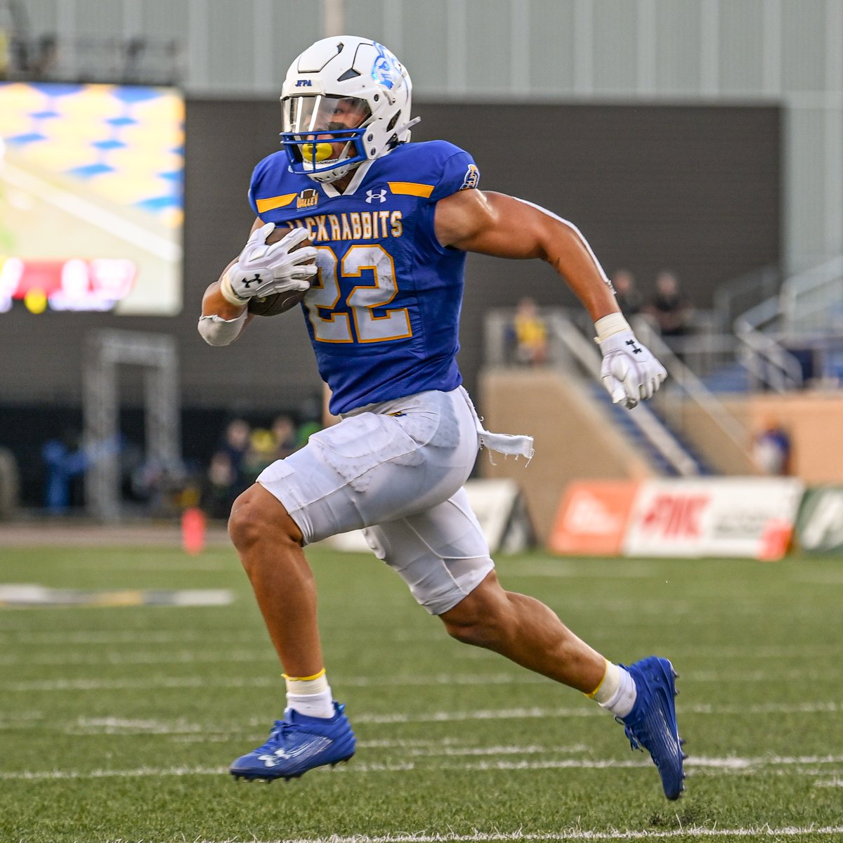 Playoff Zay is in the house. 

Another TD on the board, Jacks by 21. <a href="/z4days/">Isaiah Davis</a> 

#FCSPlayoffs x #GoJacks 🐰🏈