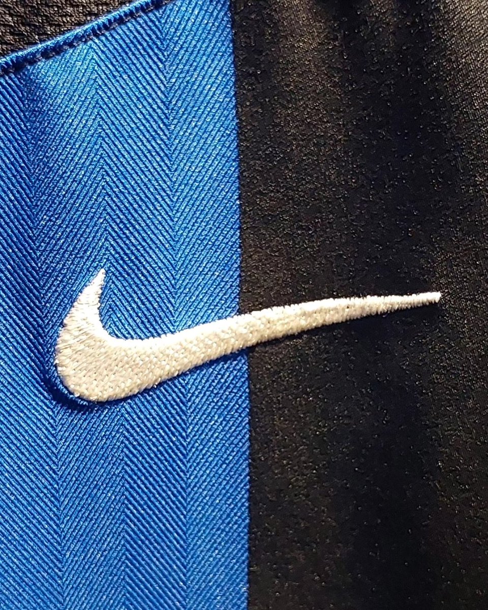 Jersey Original Inter Milan Home 2005/2006
#4 J. Zanetti
Size M.
(-) Sponsor sedikit kotor. Size tag pudar hampir lenyap. Huruf N di nama sedikit kebuka.
Sponsor, NNS, dan patch all remake. LS!
Rp 1.500.000

<a href="/Jerseyforum/">The OG Indonesian Blokecore</a> <a href="/jerseysneil/">#lelangsneil</a>