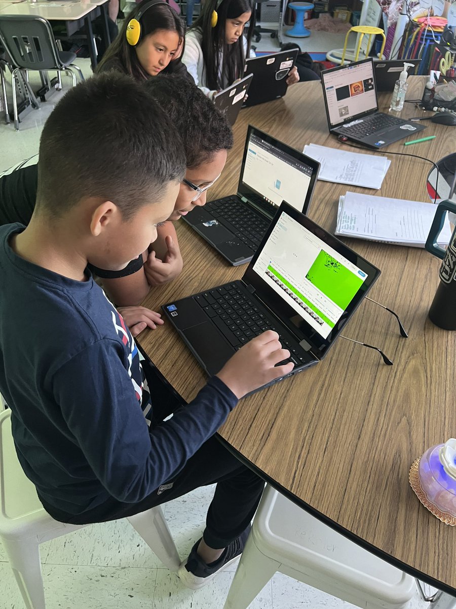 a_kekoler's tweet image. Thanks @MsGroover2 for helping us get ready for our weather project presentations by introducing @WeVideo! We had so much fun exploring and creating/editing our videos! @GuilfordEle #ComputerScienceWeek