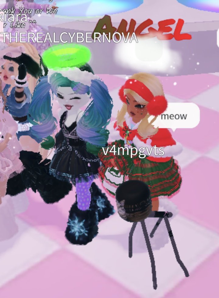 GUYS HELP I MET THE ALIEN QUEEN <a href="/cybernova/">cybernova</a> BUT HER BADGE IS NOT SHOWING UP IN MY JOURNAL OR ON THE BADGE INTERFACE!!! WHAT DO I DO?!? BTW LOVE YOUR CONTENT AND I WAS SO HAPPY TO MEET YOU!!💚#royalehightrading  #royalehighcampus3 #royalehighglitterfrost #Royalehigh