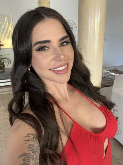 Had an amazing day shooting for @Brazzers 😻🎥 https://t.co/1quSPQODkF<a class="tags" href="/tag/brazzers">@brazzers</a>