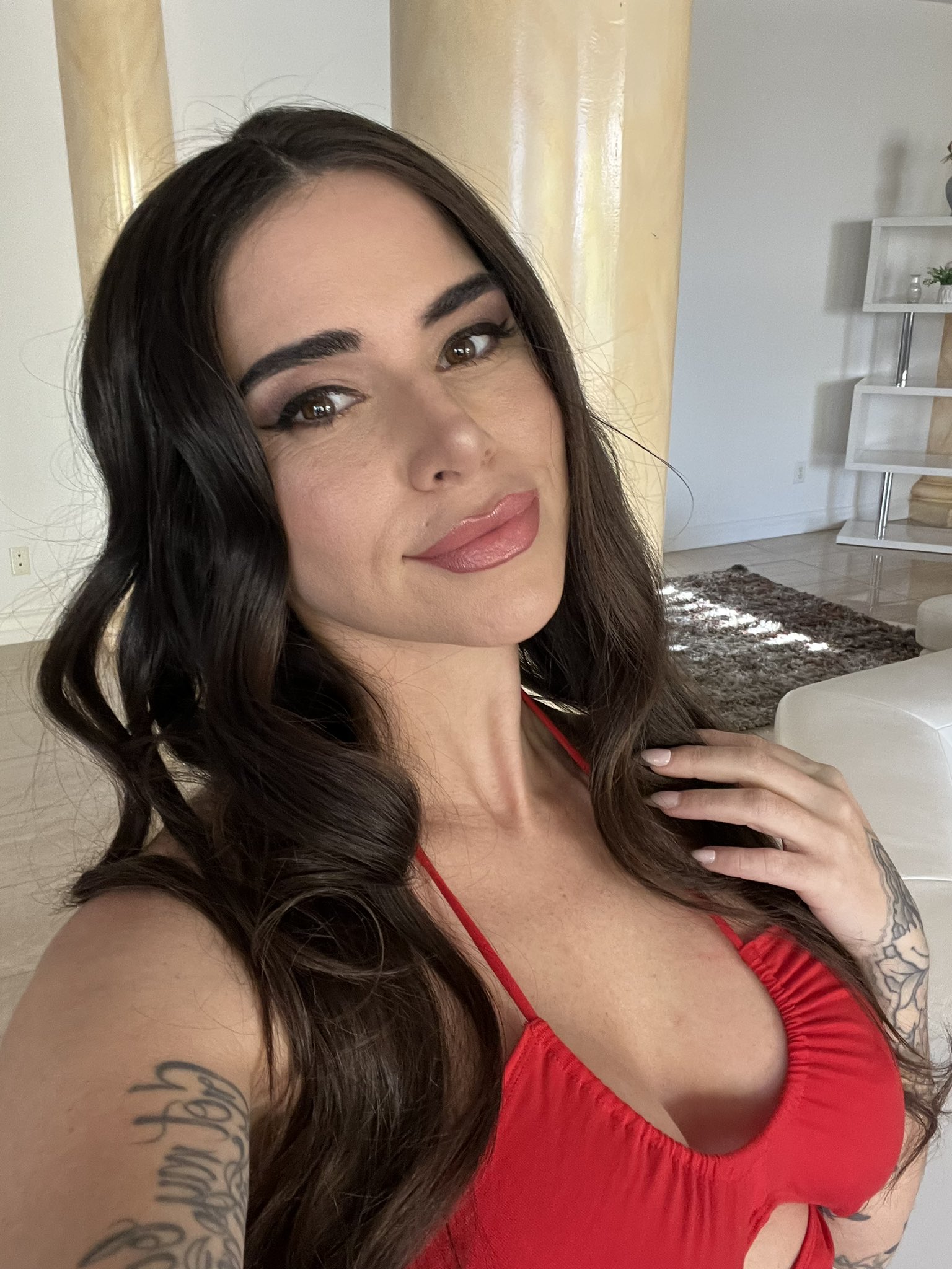1 pic. Had an amazing day shooting for @brazzers 😻🎥 https://t.co/1quSPQODkF