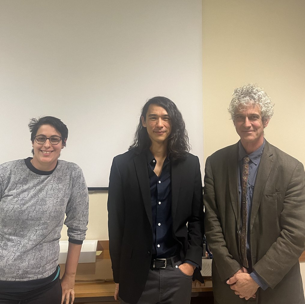 The Centro recently had the pleasure of welcoming Chris Erdman of UCSB and the American Academy in Rome! Chris' delightful talk focused on political theater in the Late Roman Republic. 

#classics