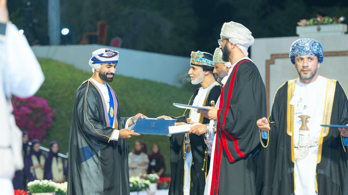 عقبالكم تعيشوا هاللحظة🎓