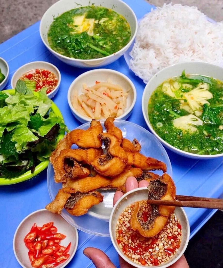 Bún cá chấm
Tưởng không ngon mà ngon không thể tưởng.