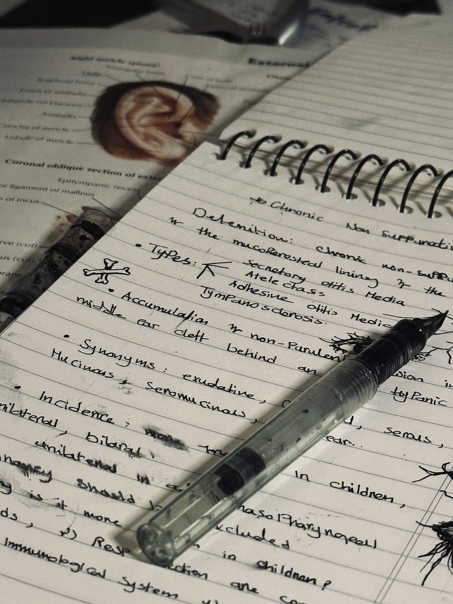 solasinnoor's tweet photo. If anyone asks, yes i was studying. https://t.co/OTUKfYGCZn