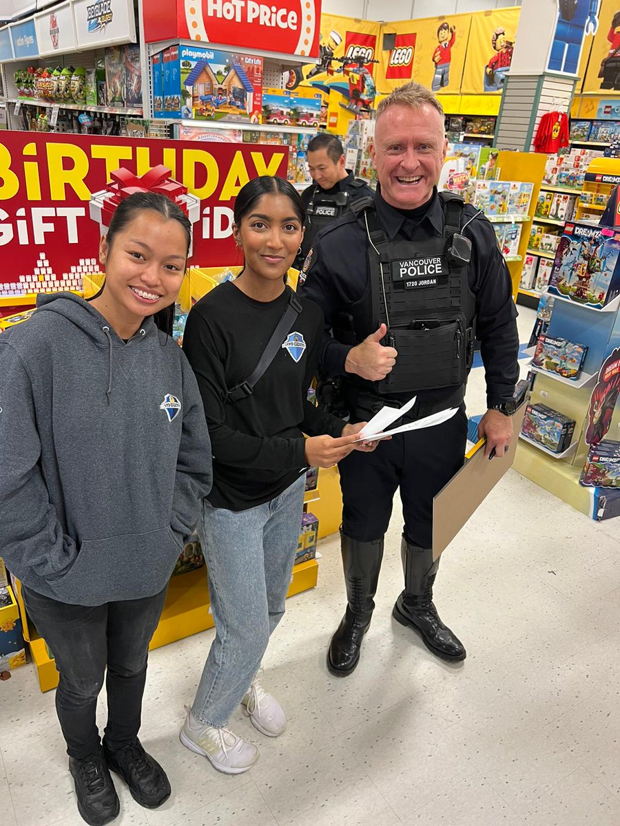 Kops for Kids was started over 35 years ago by @VancouverPD Motorcycle Drill Team members who raised funds for Christmas gifts and food hampers for underserved children and families. Over 200 gifts and hampers were purchased with help of @VPDCadets. #SpiritOfGiving