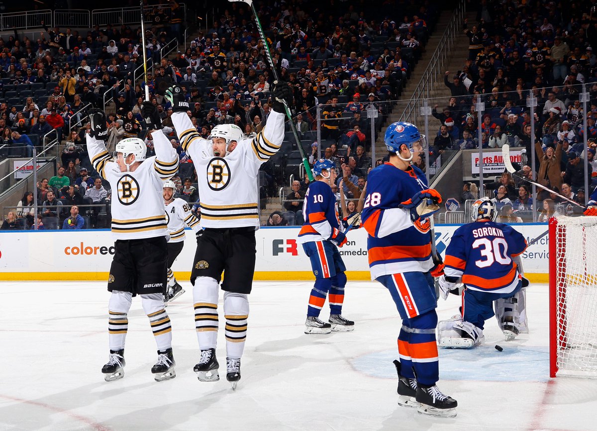 NHLBruins's tweet photo. Some fresh celly scenes 🔥🔥 https://t.co/UTeL3s908s