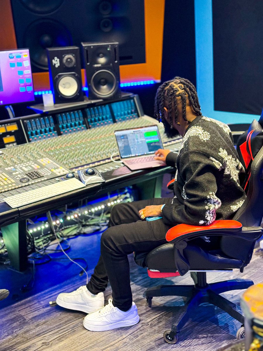 _weekday's tweet image. Wild N Rich 👨🏽‍💻🌍🚀 #wildnrich #450music