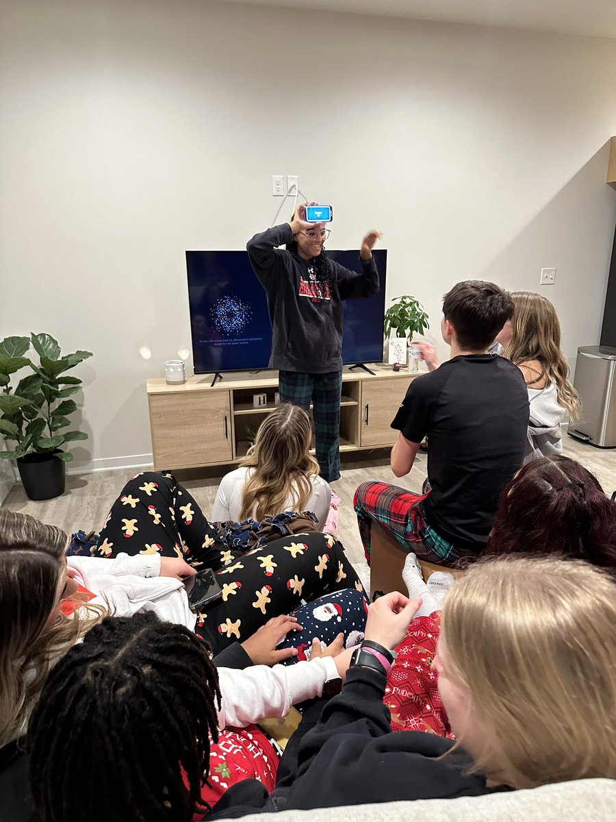 Fun Fact Friday! 

‘Tis the season! Our squad is enjoying the night decorating cookies, hanging up ornaments, opening secret Santa gifts, playing games, and enjoying a nice meal together. We love a good Christmas party. Happy holidays everyone! Go Muskies 🐠🎄🎁