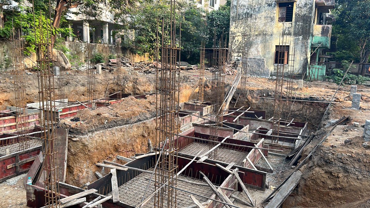 drmcrngp's tweet image. #CRInfraUpdates 

✅ "Exciting progress update from Chandrapur Nagpur division: RB III type shuttering work of footing is well underway. 
Stay tuned for further updates on this significant project! 

#ConstructionUpdate 
#ProgressInProgress 
#ChandrapurNagpurDivision"