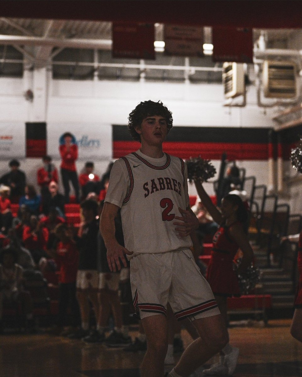 One of the best shooters in Charlotte had a coming out party tonight.  He lead the S.Meck Sabres to a 7-0(overall),3-0(Conference)
start. Ben Houpt with 24pts, 7rbs 4asst. He made 7, 3's tonight  
#SABRESTRONG 
<a href="/8Ballahoopinsi1/">8Ballahoopinsider</a> <a href="/Coach_Rick57/">Rick Lewis</a> <a href="/langstonwertzjr/">Langston Wertz Jr.</a> <a href="/POBScout/">Patrick O'Brien</a>