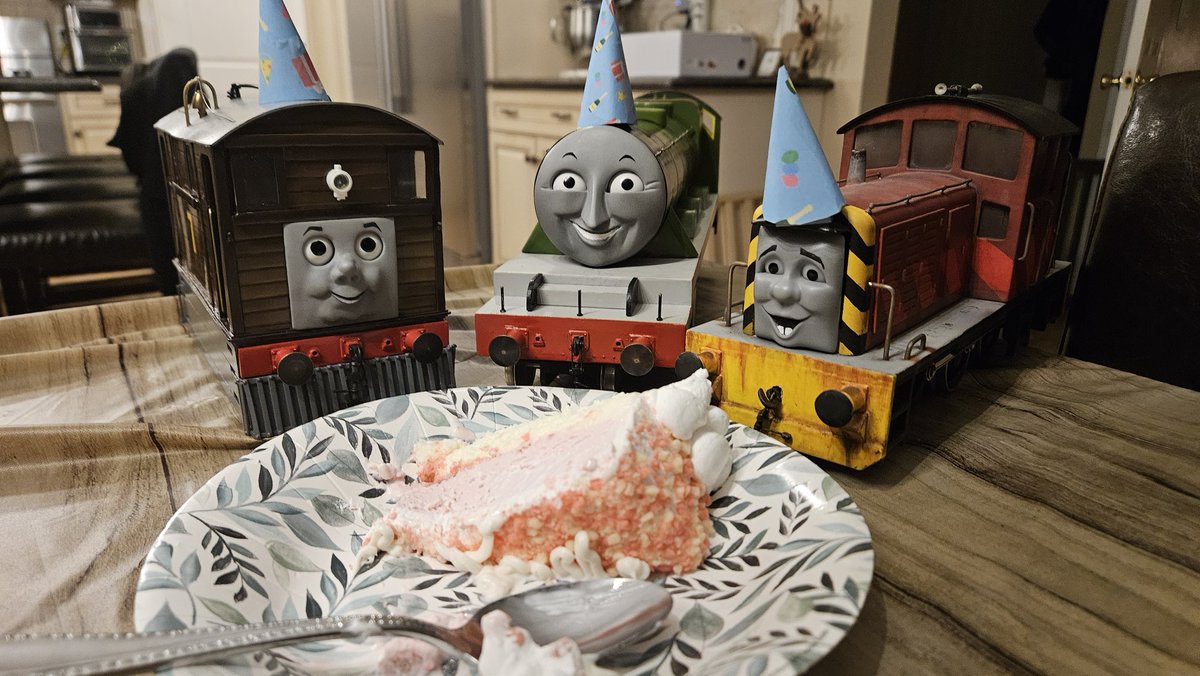 EdwardKing02🎄 on X: My favorite narrow gauge engine, its Sir