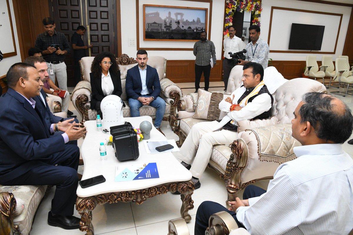 Met a French delegation and discussed their interest to invest in Hyderabad and assured them of governmental support: 
Hyderabad HC Robotics to make Advanced Gimbals for Indian Armed forces with the technology coming from a French compay Merio.  
A high level delegation from