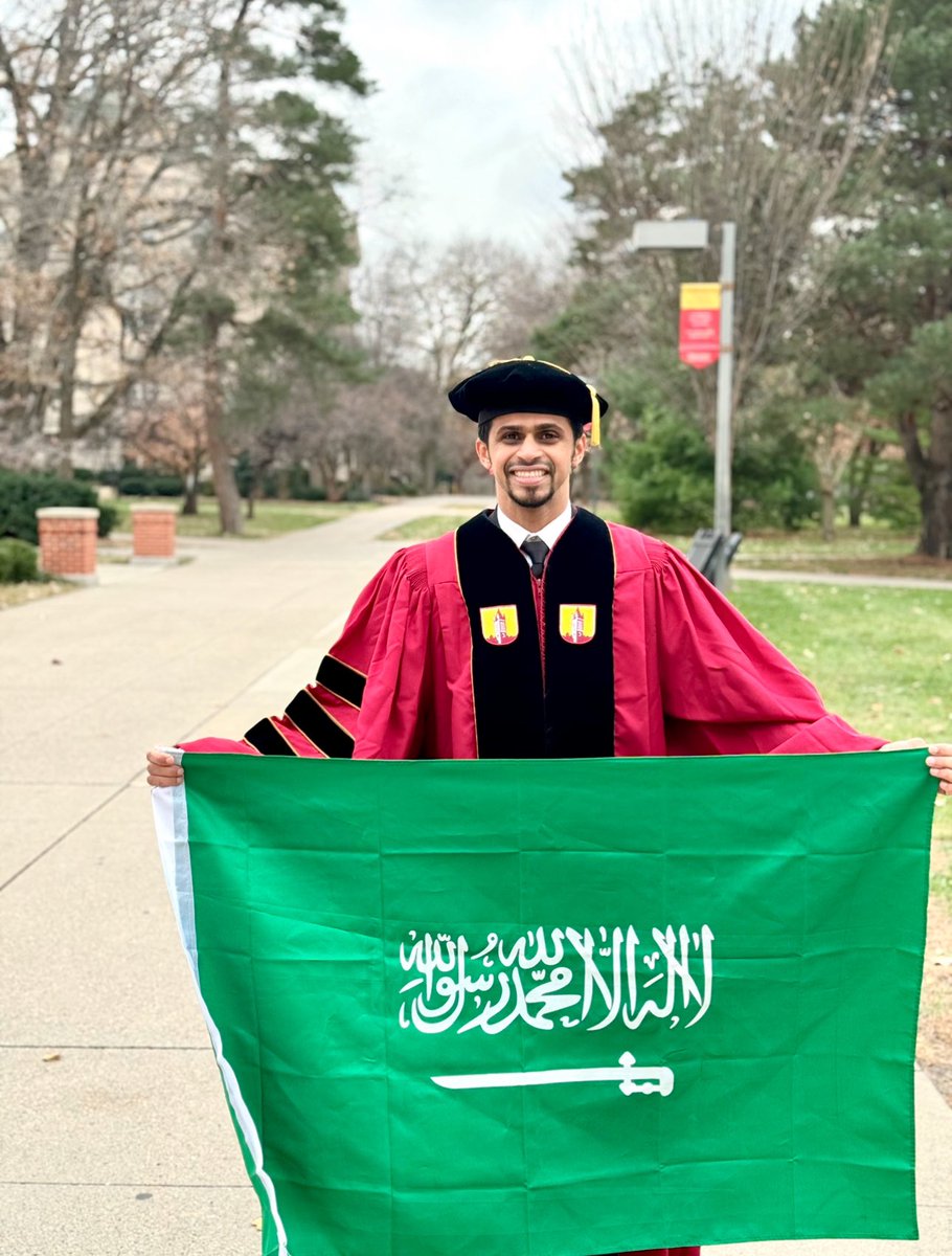 amhm_22's tweet photo. الحمدُ لله الذي ما انتَهى دَربٌ ولا خُتِمَ جُهدٌ ولا تمَّ سَعيٌ إلّا بفضلهِ وكَرمهِ 
Officially, my Ph.D. journey is done. I extend gratitude to God, my advisor, family, and friends for their support.
12/15/2023 https://t.co/PnnLmIiUu5