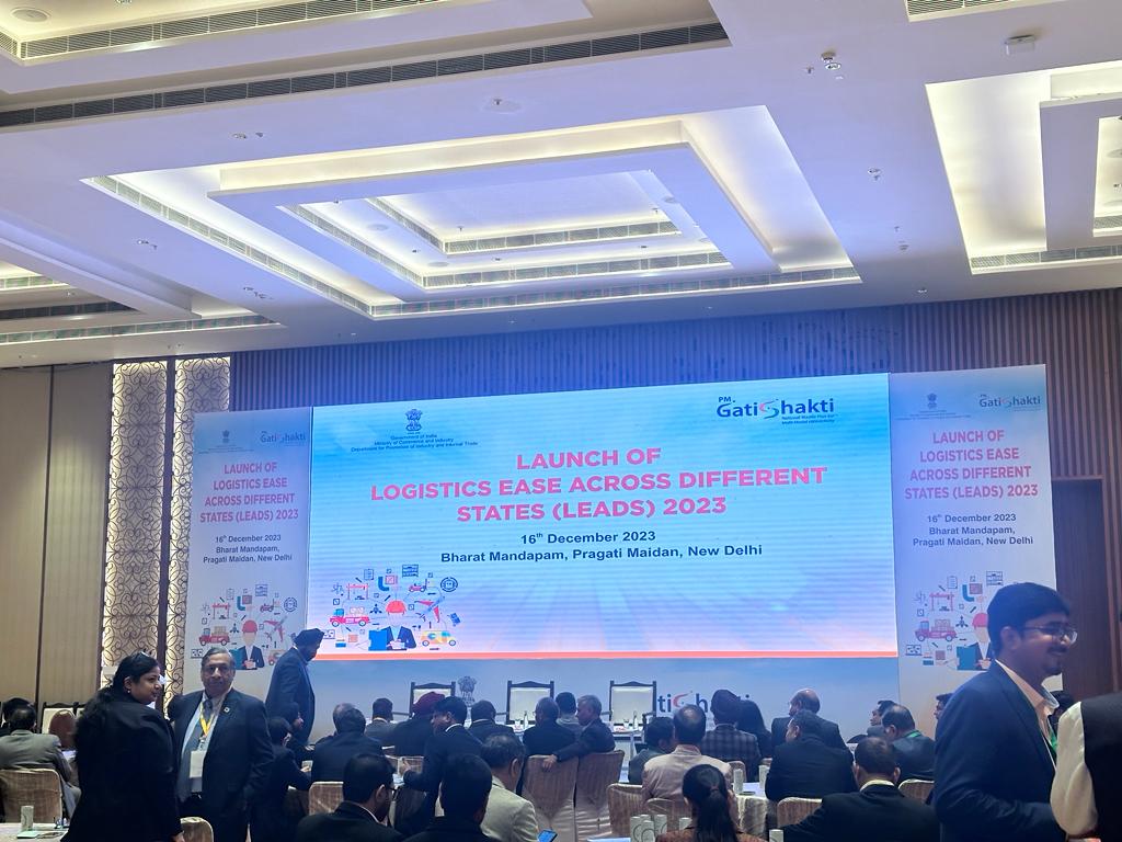 Logistics_MoCI's tweet image. #EASEOFLOGISTICS: We are moments away from launching the LEADS Report 2023 #showcasing improvement in #logisticsperformance across #States in #India. #LogisticsDivision @SumitaDawra