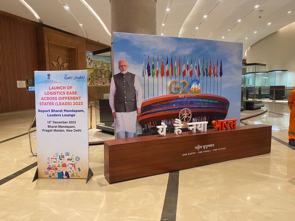 Logistics_MoCI's tweet image. #EASEOFLOGISTICS: We are moments away from launching the LEADS Report 2023 #showcasing improvement in #logisticsperformance across #States in #India. #LogisticsDivision @SumitaDawra
