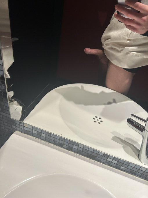 Berlin was fun😈 https://t.co/WG3Q0b68bX<a href="/tag/horny"class="tags"><span>#horny</span></a><a href="/tag/chaturbate"class="tags"><span>#chaturbate</span></a>