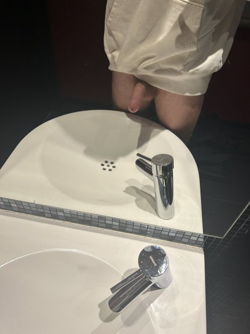 Berlin was fun😈 https://t.co/WG3Q0b68bX<a href="/tag/horny"class="tags"><span>#horny</span></a><a href="/tag/chaturbate"class="tags"><span>#chaturbate</span></a>