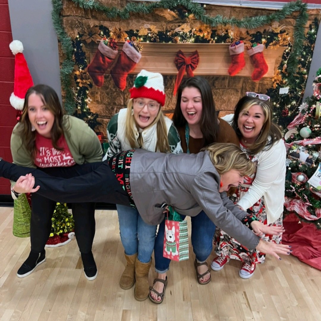 RigsbysOtters4's tweet photo. There is absolutely no Otter place I'd rather be than with these humans @plainviewElem! They are my family, my encouragers... they are my friends! #bellylaughs #competitivemuch #winnergetscomfydays #AnnualChristmasparty2023 #howLuckyCanOneOtterBe @Anna_Sturm10 @DejaynesS ๐ฒโค๏ธ๐ฆฆ https://t.co/lOGUgdVWlG
