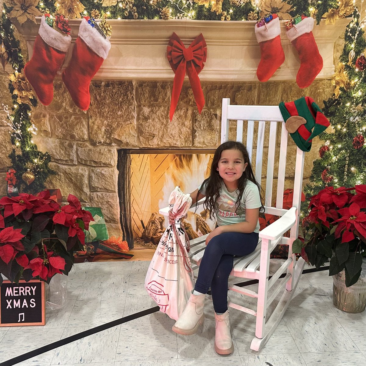 EricaYelland's tweet photo. Friday night @FCPS1News had a winter family portrait event which was an absolute blast. The kids loved the craft options, and as you can see from the photos, one of my kiddos loves being in front of the camera. 📸 https://t.co/02IcUlyRfI
