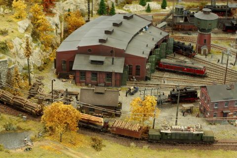 RailModeller's tweet photo. Building a TT layout using Rokal TT (DDR/GRD) tracks:
https://t.co/TtsN6Dm8Qq
#Modellbahn #TTscale #modeltrain #Rokal https://t.co/YmbRnvHXop
