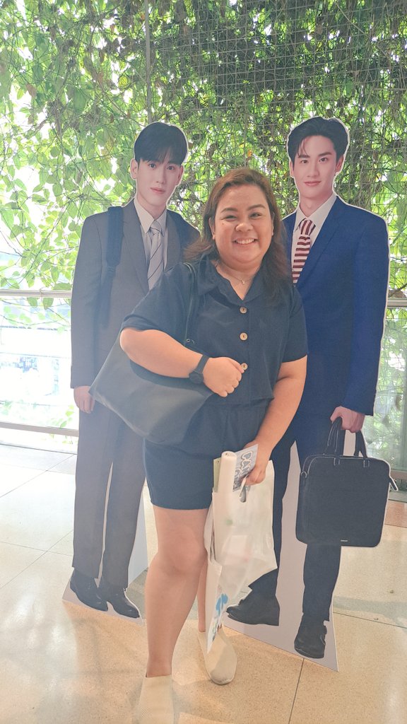 filopolcas's tweet photo. You may take photos with our Karan and Achi standees here at the 2nd floor of NFT 🍒✨ 

Thank you @tingtawan for the standees! 💙💕

Please use the hashtag when you post~ Let's have a MAGICAL #BELUCA1stFMinManila 🪄✨
#เตนิว #CherryMagicTH https://t.co/kWioG978Fb