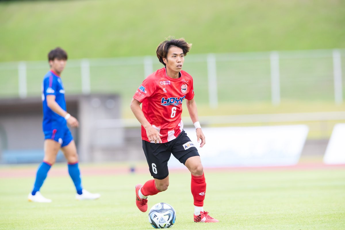 VERSPAH's tweet photo. 【#石上輝 選手 来季継続のお知らせ】

このたび、石上輝選手が2024シーズンも引き続きヴェルスパ大分でプレーすることになりましたのでお知らせいたします。

⬇️選手コメントはこちら
https://t.co/9pHeNTiGYh 

#ヴェルスパ大分 https://t.co/zG6c5TdBdx