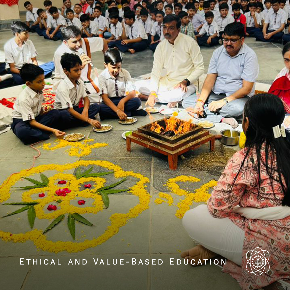 sanskardham_In's tweet image. Through leadership opportunities, students don't just dream of change; they become the architects of it.

#EthicalValues #IntegratedCurriculum #Students #LeadersOfTomorrow #Leaders #HolisticDevelopment #Sanskardham