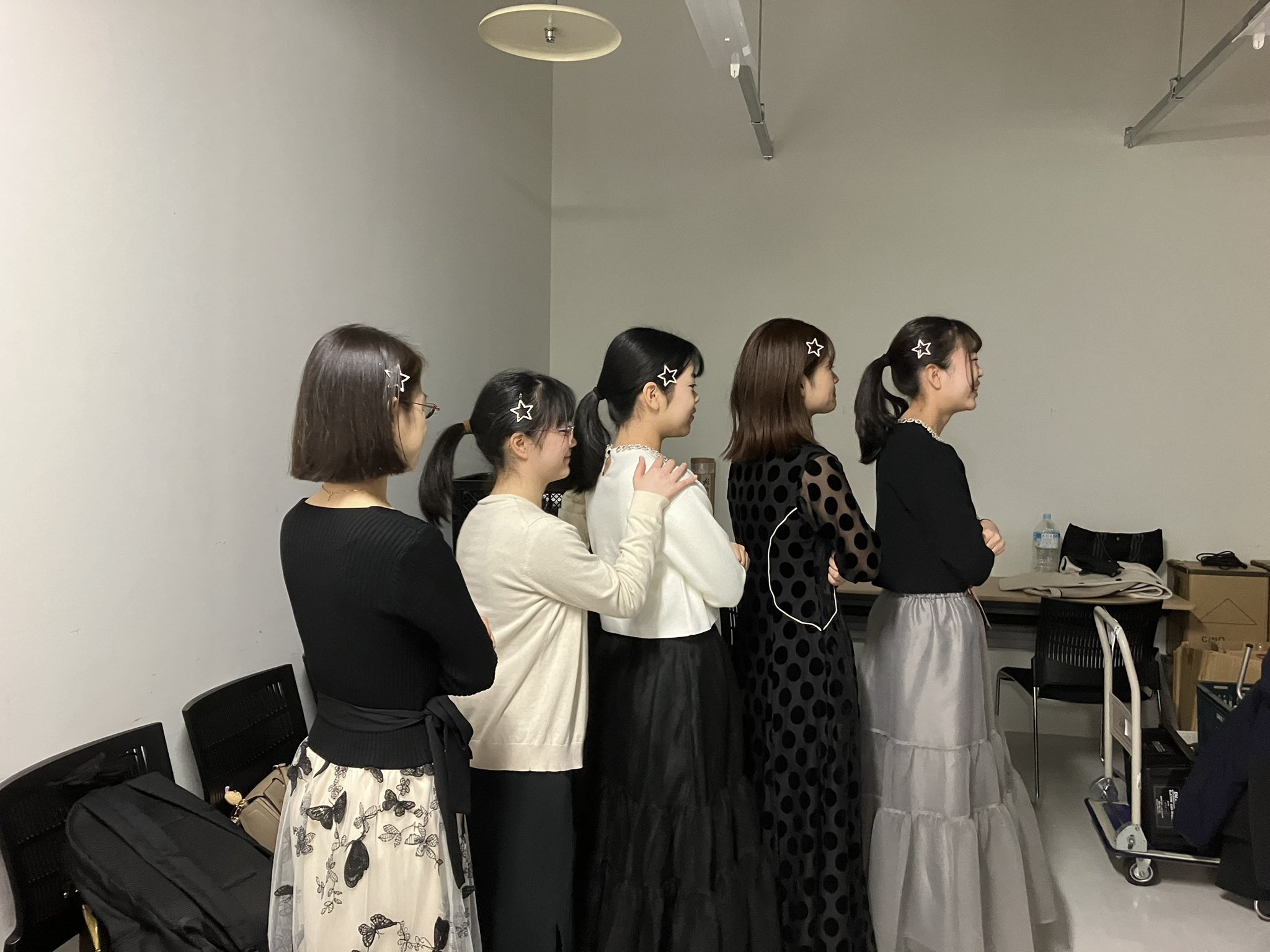 Five leading female Japanese go professionals lining up, 2023 (Image credit: Fujisawa Rina Twitter)