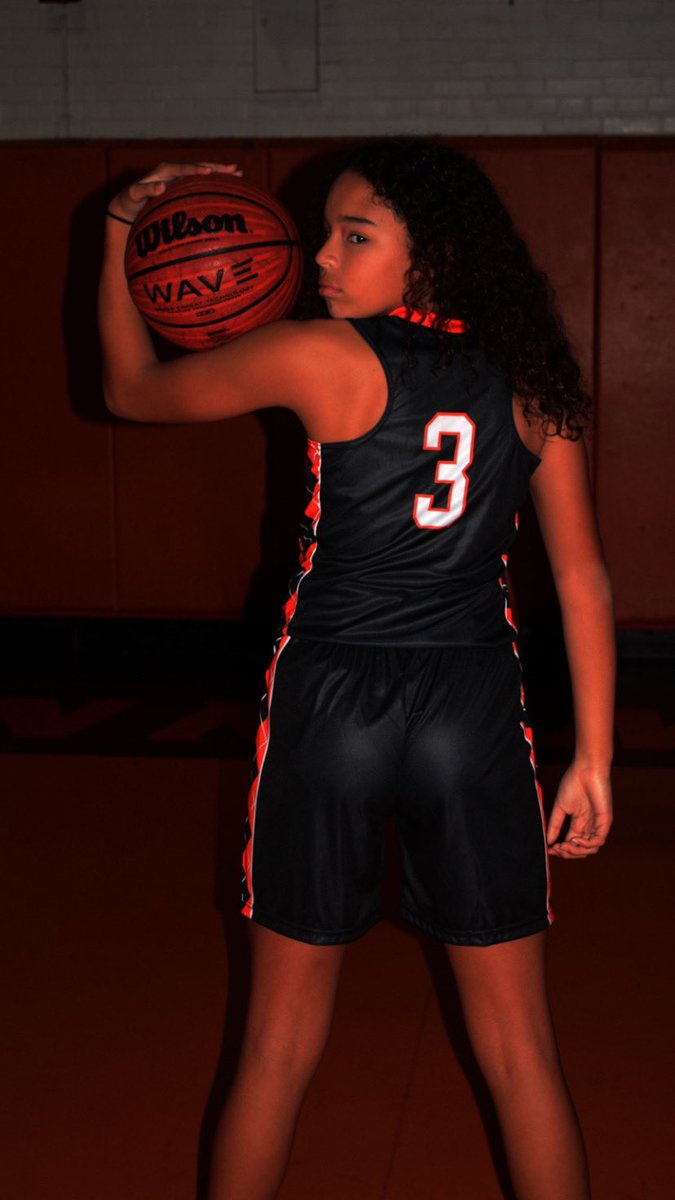 LinebedGCSmath's tweet image. The difference a year makes is CRAZY! 🦁to🌪️I will FOREVER be right here by you if you need me, to cheer you on in all you do and have your back should that time arise! YOU ARE MY SUNSHINE @RaiNoelle13! I love you beyond the moon and back! 
🎉🎁🎂 HAPPY 15th BIRTHDAY KIDDO🎂🎁🎉